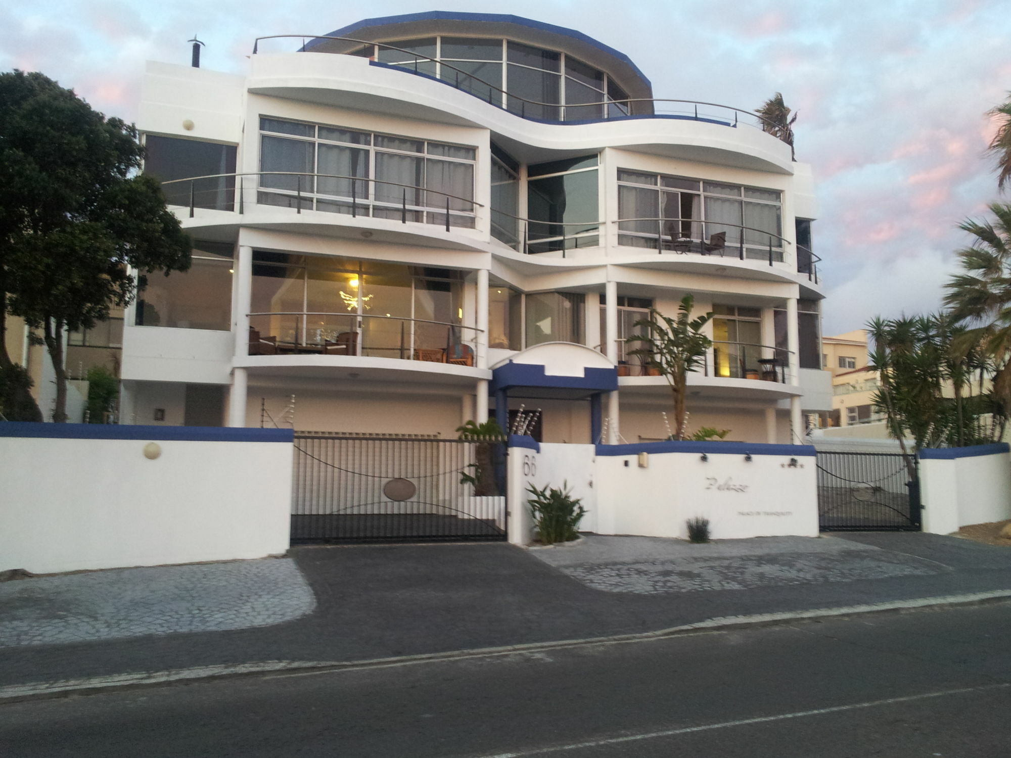 Hotel Bread&Barrel Palazzo Blouberg Bloubergstrand Esterno foto